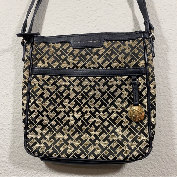Tommy Hilfiger Bags Tommy Hilfiger Signature Crossbody Bag Poshmark